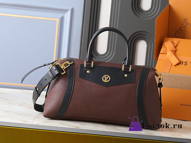 Fortok Louis Vuitton Biker Burgundy 38 x 15 x 15cm - 1