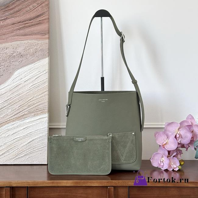 Fortok Louis Vuitton Verso Hobo bag in Olive Grey 33x15.5x30cm - 1