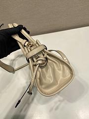 Fortok Prada Bonnie leather handbag Beige 23.5x12x9cm - 5
