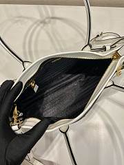 Fortok Prada Bonnie leather handbag White 32x15.5x12cm - 6