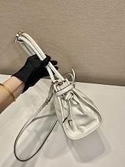 Fortok Prada Bonnie leather handbag White 32x15.5x12cm - 2