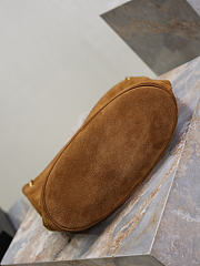Fortok Saint Laurent Niki supple bucket bag caramel suede 33×16×40cm - 6
