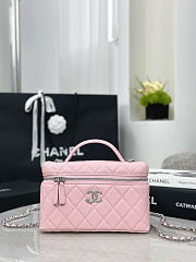 Fortok Chanel 25/26 pre-collection Vanity Case With Gold Chain Pink Caviar 17x19.5x5cm - 1
