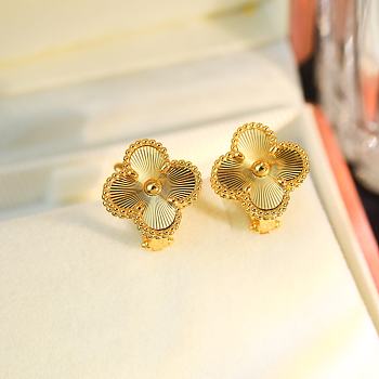 Fortok Van Cleef & Arpels Vintage Alhambra earrings Gold