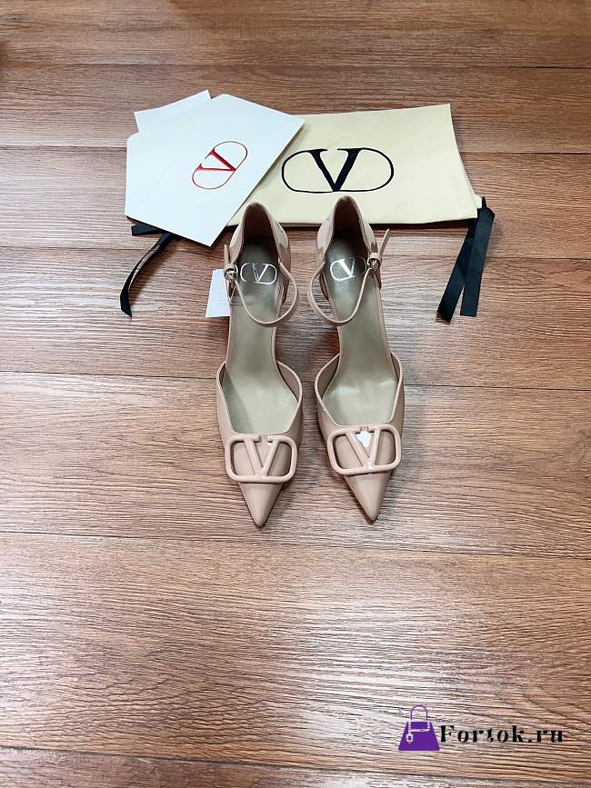 Fortok Valentino Garavani VLogo Signature slingback pumps nude patent leather 8cm - 1