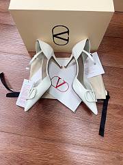 Fortok Fortok Valentino Garavani VLogo Signature slingback pumps White 8cm - 6