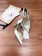 Fortok Fortok Valentino Garavani VLogo Signature slingback pumps White 8cm - 2