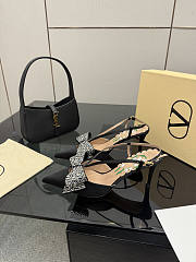 Fortok Valentino Garavani 2026ss Bowow embellished satin slingback pumps Black 8cm - 4