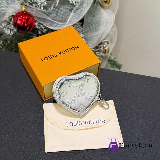 Fortok Louis Vuitton Limited Edition Monogram Miroir Heart Coin Purse Silver monogram vinyl - 1