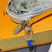 Fortok Louis Vuitton Limited Edition Monogram Miroir Heart Coin Purse Silver monogram vinyl - 3