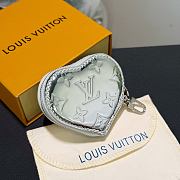 Fortok Louis Vuitton Limited Edition Monogram Miroir Heart Coin Purse Silver monogram vinyl - 6