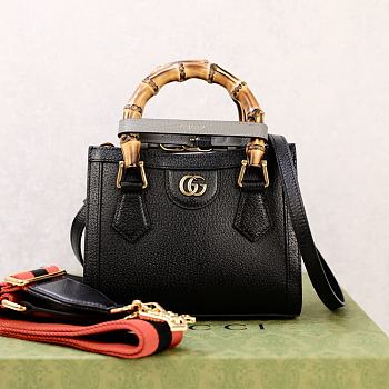 Fortok Gucci Diana mini tote bag in Black 20 × 16 × 10 cm