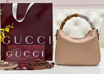 Fortok Gucci Softy Wonka Diana shoulder bag Nude 24 × 15 × 5 cm