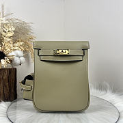 Fortok Hermès Kelly Jump backpack Green Beige Gold Hardware 15x6x17cm - 1