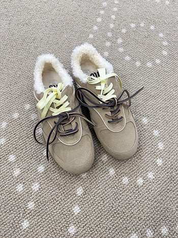 Fortok Miu Miu Gymnasium Sneakers Beige suede and shearling