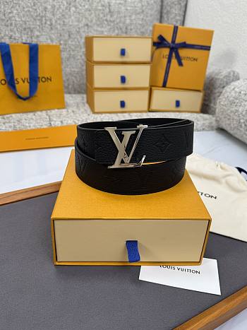 Fortok Louis Vuitton LV Belt With Silver LV Hardware