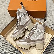 Fortok Louis Vuitton Laureate Platform Desert Boots Suede Beige - 6