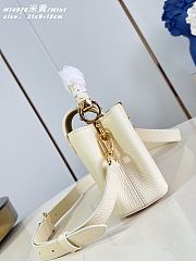 Fortok Louis Vuitton Capucines Mini Bag White 21 x 8 x 13cm - 6