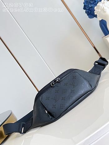 Fortok Louis Vuitton Rush Bumbag Black 15 x 8 x 30cm