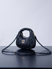 Fortok Miu Miu Mini Wander hobo bag matelassé nappa leather Black 17.5*14*5.5cm - 2