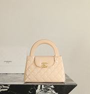 Fortok Chanel Kelly Bag Patent Leather Beige 13x19x7cm - 2