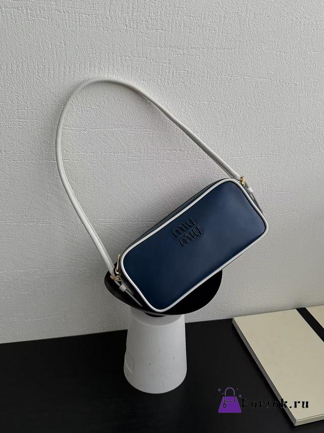 Fortok Miu Miu Beau leather Blue 20×10×4.5cm - 1