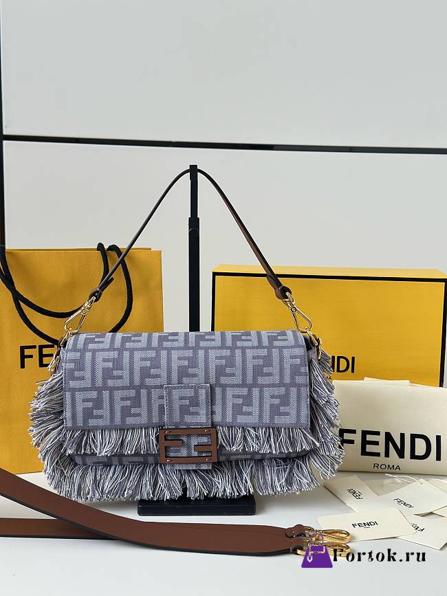 Fortok Fendi Baguette Blue Denim Fringe 26 x 6 x 15cm - 1