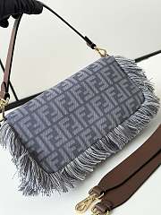 Fortok Fendi Baguette Blue Denim Fringe 26 x 6 x 15cm - 6