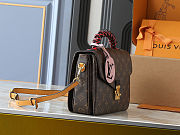 Fortok Louis Vuitton Pochette Metis Braided Top Handle 25.0 x 19.0 x 7.0 cm - 5