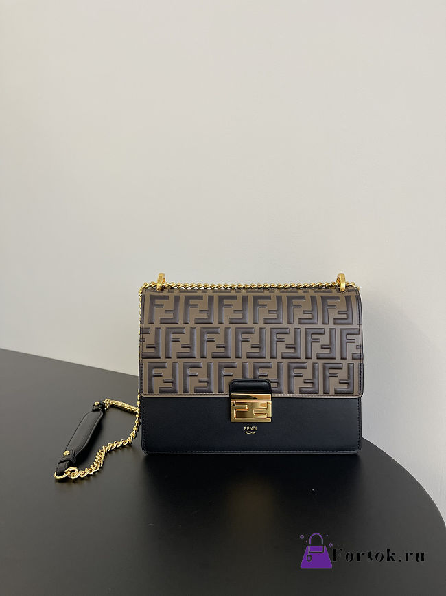 Fortok Fendi Kan U Chain bag 25x17x10cm - 1