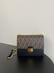 Fortok Fendi Kan U Chain bag 25x17x10cm - 1
