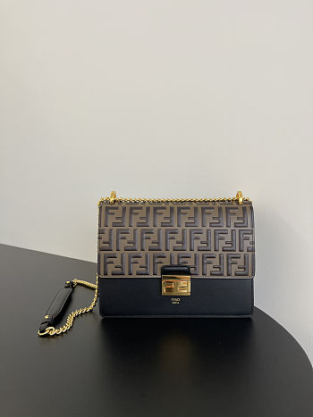 Fortok Fendi Kan U Chain bag 25x17x10cm