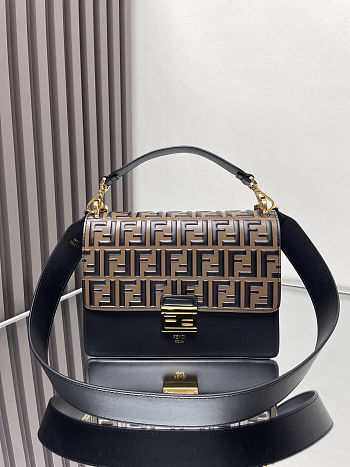 Fortok Fendi Kan U Shoulder bag 25x17x10cm