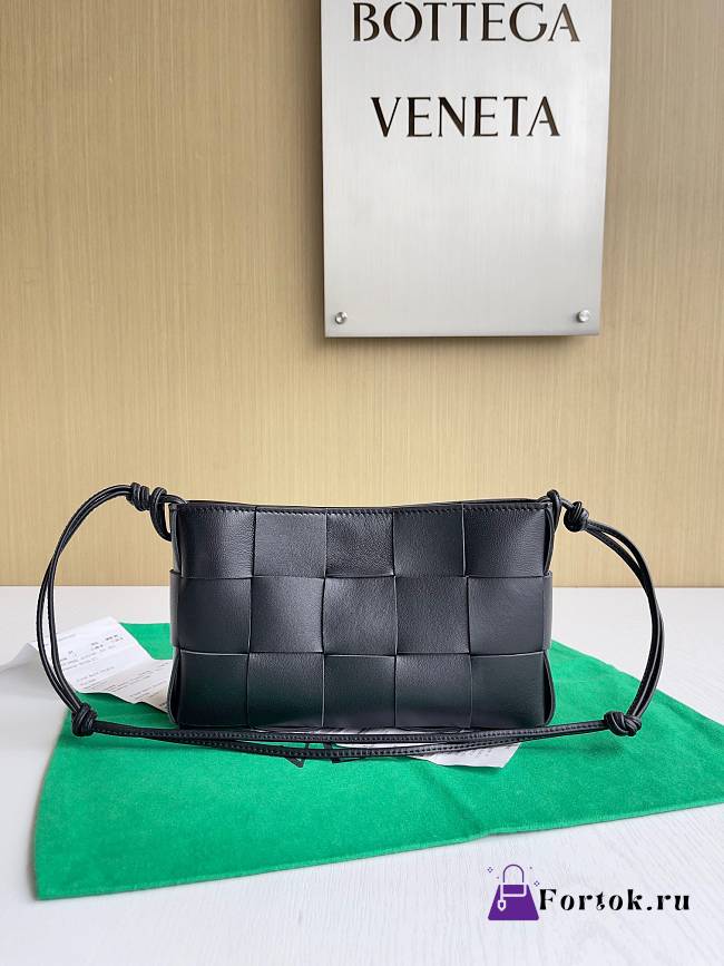 Fortok Bottega Veneta Cassette Intreccio Leather Black 23*6.5*16cm - 1
