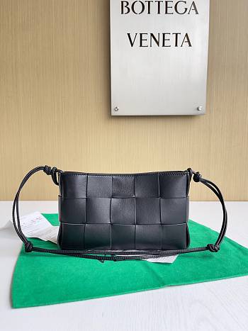 Fortok Bottega Veneta Cassette Intreccio Leather Black 23*6.5*16cm
