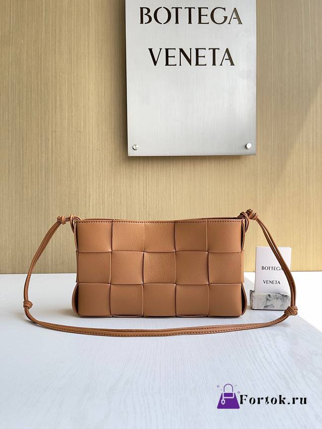 Fortok Bottega Veneta Cassette Intreccio Leather Brown 23*6.5*16cm - 1