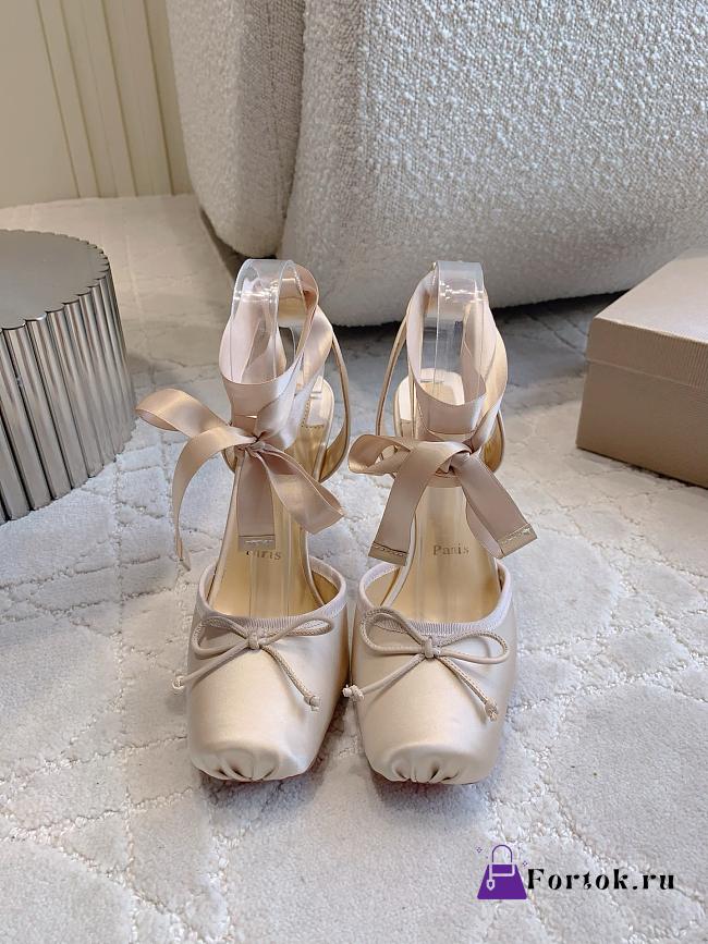 Fortok Christian Louboutin Cassia Lace Up Crepe satin Light Beige 10cm - 1