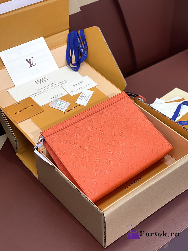 Fortok Louis Vuitton Pochette Voyage pouch Orange 27 x 21 x 6cm - 1