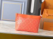 Fortok Louis Vuitton Pochette Voyage Souple Orange 30 x 21 x 7.5cm - 1
