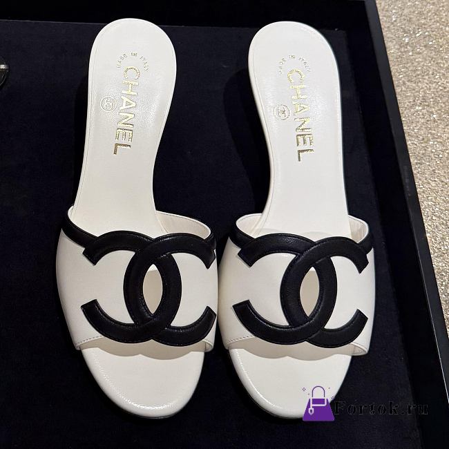 Fortok Chanel CC Logo Slide Mules White - 1