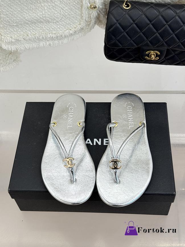 Fortok Chanel Thong Flip-flops Silver - 1