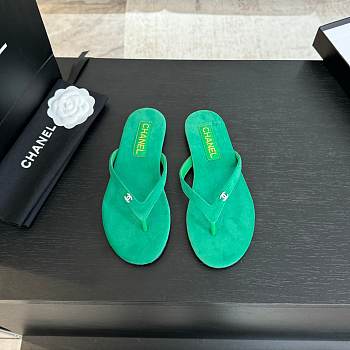 Fortok Chanel Thong Flip-flops Light Pink Suede Green