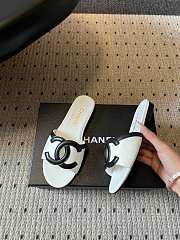 Fortok Chanel CC logo slides Flat White - 3