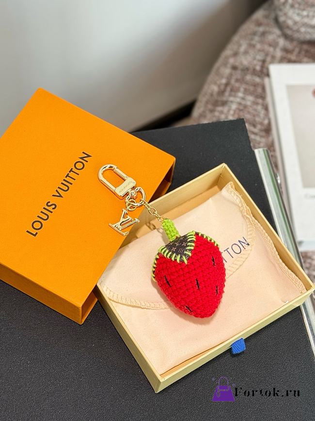 Fortok Louis Vuitton Berrylicious Crochet Bag Charm Red - 1