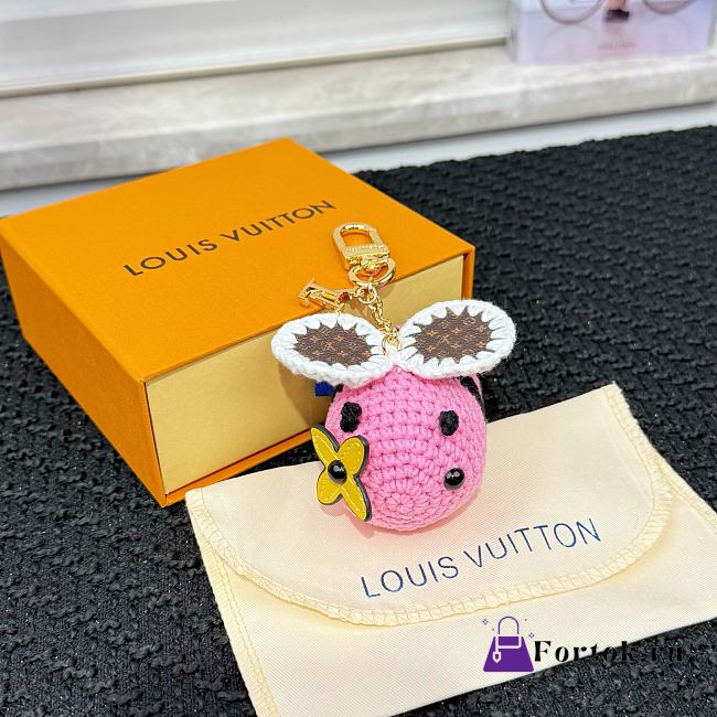 Fortok Louis Vuitton Bee LV Crochet Bag Charm Pink - 1