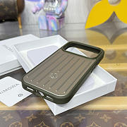 Fortok RIMOWA iPhone 17 Pro case Dark Olive Green Aluminum - 3