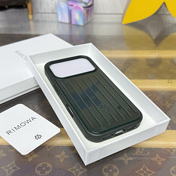 Fortok RIMOWA iPhone 17 Pro case Deep Forest Green Aluminum