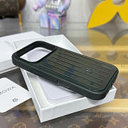 Fortok RIMOWA iPhone 17 Pro case Deep Forest Green Aluminum - 3