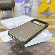 Fortok RIMOWA iPhone 17 Pro Max case Dark Green Aluminum - 5