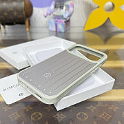 Fortok RIMOWA iPhone 17 Pro Max case White Aluminum - 5